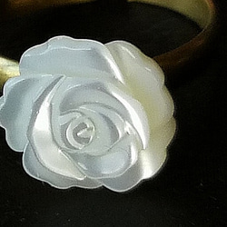 【天然シェル　薔薇のリング】フランス　花　白バラ　白薔薇　白ばら 3枚目の画像