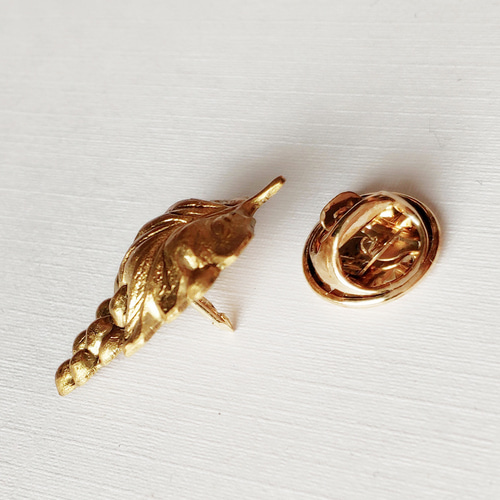 ビンテージ 葡萄 (約30mm×20mm）真鍮のピンブローチ】秋 ブドウ 
