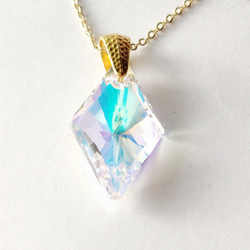 【スワロフスキー　大きいダイヤ（トランプ）27mm 　クリスタルオパール　の　ネックレス】 2枚目の画像