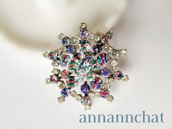 アイリスガラス★ブローチ★ビンテージ★大粒 1940年代 ヴィンテージ アイリスガラスブローチ ブローチ Perles de