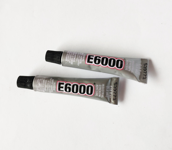 【アメリカ製　直輸入　高品質　E6000　接着剤　２個個】0.18oz（5.3mL）×２個 工業用　よくくっつく 1枚目の画像