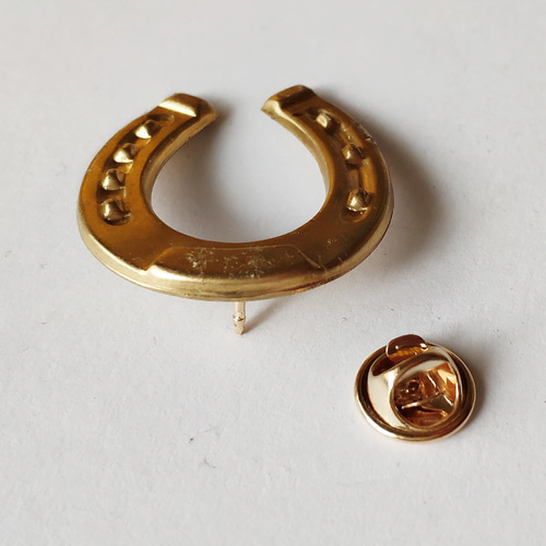 馬蹄 真鍮のピンブローチ】馬 男性にも ラッキーモチーフ ブローチ