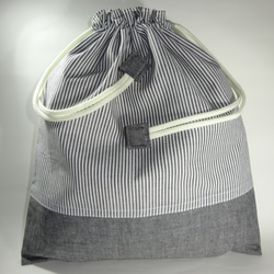 【ラストワン】中サイズ　グレーストライプ&グレーダンガリーのシンプル巾着袋（内布イカリ柄）32×28 1枚目の画像