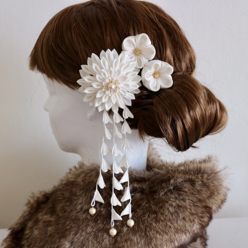 正絹つまみ細工のかんざしセット*白無垢の花の髪飾り かんざし 正絹つまみ細工のかんざしセット*白無垢の花の髪飾り かんざし