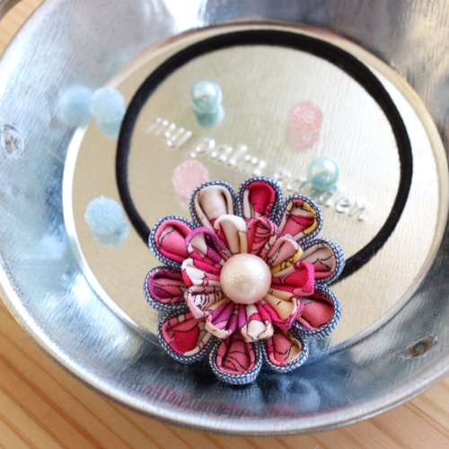 お花のヘアゴム(デニム風×カラフルピンクの小花)*つまみ細工