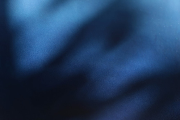 藍染革[migaki] ボタン式真鍮金具5連キーホルダー（裏面ブラウンレザー） 5枚目の画像