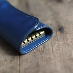 靛藍染色皮革 [migaki] 鑰匙包 第3張的照片