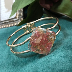 紫陽花 & かすみ草 & スターチス ＊ レジンバングル ボタニカル ピンク色 アンティーク レジン 春色 バングル 5枚目の画像