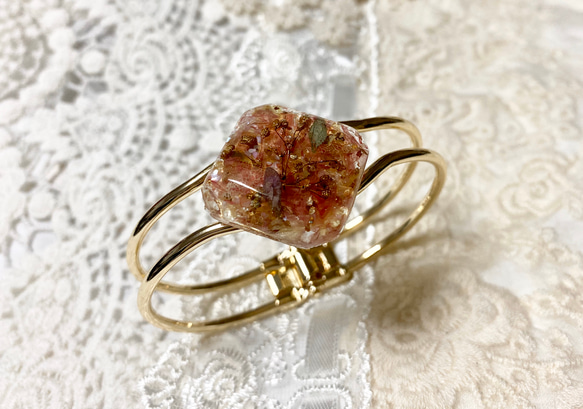 紫陽花 & かすみ草 & スターチス ＊ レジンバングル ＊ レジンブレスレット ＊ バングル ピンク レジン ゴールド 4枚目の画像