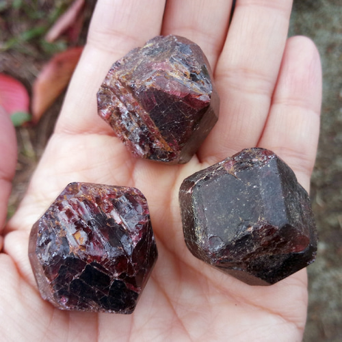 お選びください◇特大ガーネット原石1点 天然石 HAYSTONE 通販
