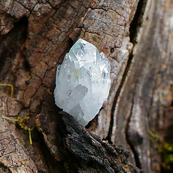 おくるみ◆国産水晶◆ミニ原石 1枚目の画像