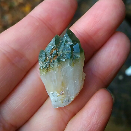 濃緑キャンドル中◇国産水晶 天然石 HAYSTONE 通販｜Creema(クリーマ 