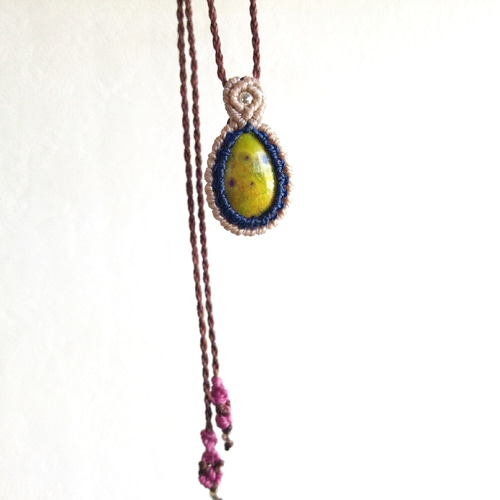 ヒマラヤゴールドアゼツライト・アベンチュリンのマクラメネックレス ヒマラヤゴールドアゼツライト・アベンチュリンのマクラメネックレス