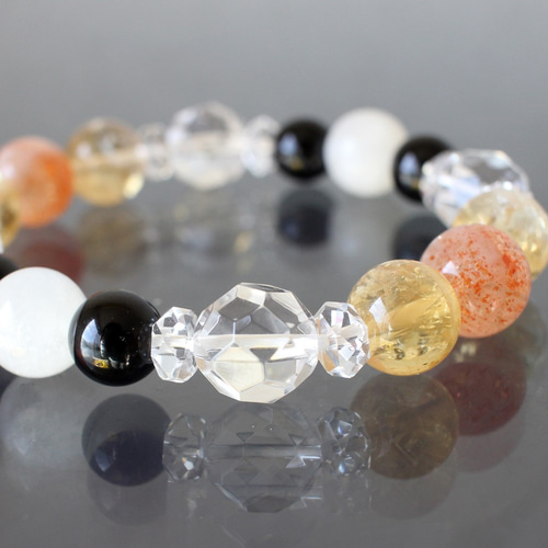 サンストーンとムーンストーンとシトリンとモリオンとバッキーボール  