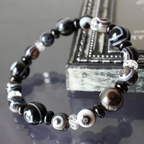 瑪瑙天眼石ブレスレット　魔除け　呪い除け 天眼石をぐるっと配置した魔除け・厄除けの 天然石 パワーストーン