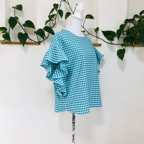 再販3）ギンガムチェック大人素敵なフリル袖のブラウス白×グリーン