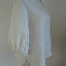 リネンバルーンカフス袖２wayブラウス白 2枚目の画像