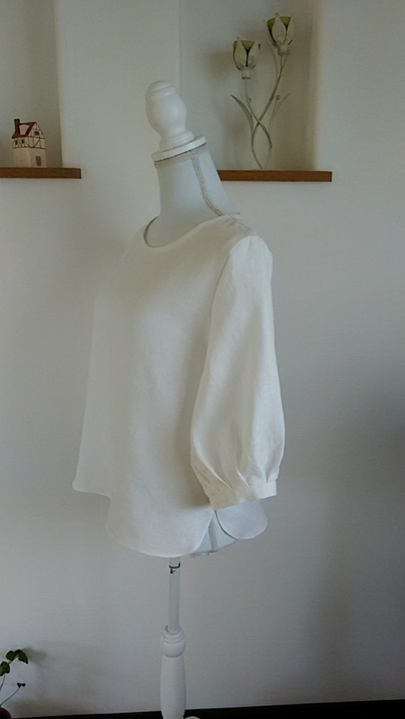 リネンバルーンカフス袖２wayブラウス白 4枚目の画像