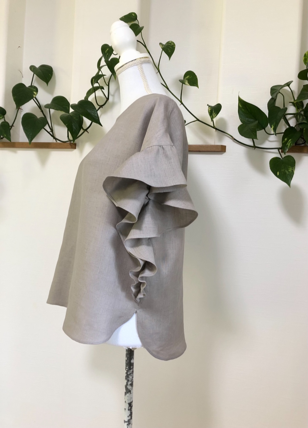 （再販）リネン大人可愛い裾までフリル袖グレージュ