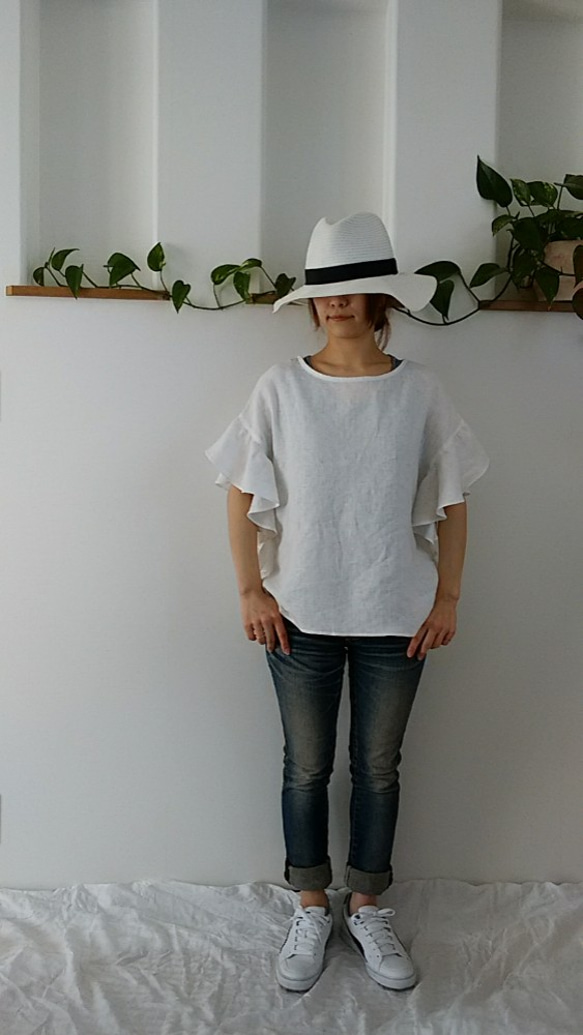 (再販10♡リネン大人素敵なフリル袖ブラウス白 1枚目の画像