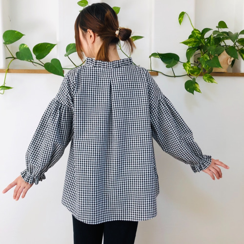 再販6❣️）リネンフリル襟のふんわりギャザーブラウス黒 ブラウス