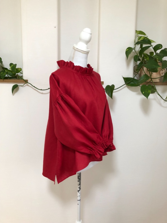 （再販）リネンフリル襟のふんわり袖のブラウス赤 4枚目の画像