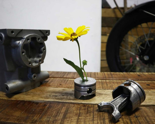 ピストンの一輪挿し 金属の機械部品系インテリア 一輪挿し・花瓶・花器
