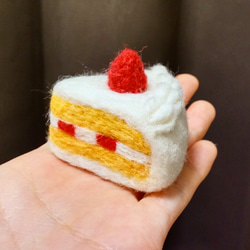 【送料無料】羊毛フェルト　いちごショートケーキ♪ 1枚目の画像