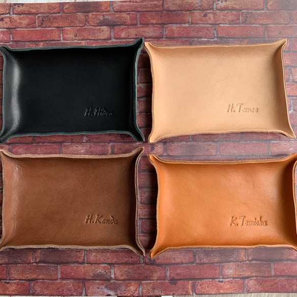 贈り物…記念品、引き出物、席札、ノベルティに】名前を入れます。革の