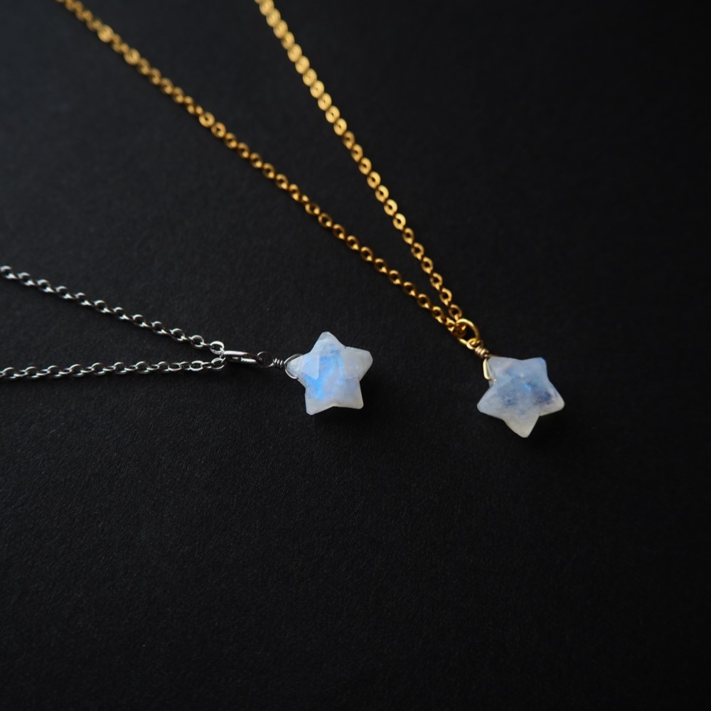 【選べる金具】ムーンストーン 星 ペンダント