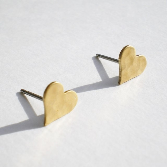 ブラスピアス ハート【チタン】 ピアス（スタッド・一粒） きらきらsun  