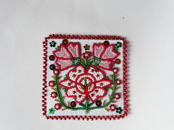 カロタセグのビーズ刺繍キット　C)バラとカーネーション 2枚目の画像