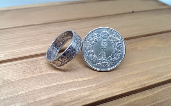 戴 硬幣戒指 COIN RING~日本旭日五十錢(銀幣) 手工戒指 手做戒指 錢幣戒指 第1張的照片