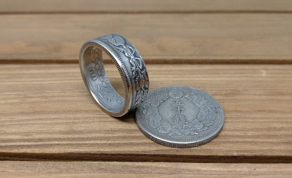 戴 硬幣戒指 COIN RING~日本旭日五十錢(銀幣) 手工戒指 手做戒指 錢幣戒指 第2張的照片