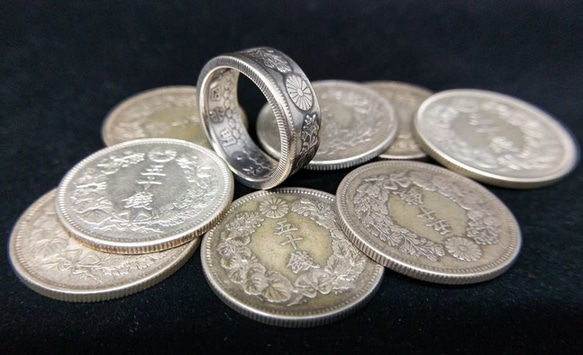 戴 硬幣戒指 COIN RING~日本旭日五十錢(銀幣) 手工戒指 手做戒指 錢幣戒指 第6張的照片