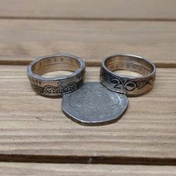 戴 硬幣戒指 COIN RING ~ 英國 20便士 波浪邊小皇冠造型 硬幣戒指 第6張的照片