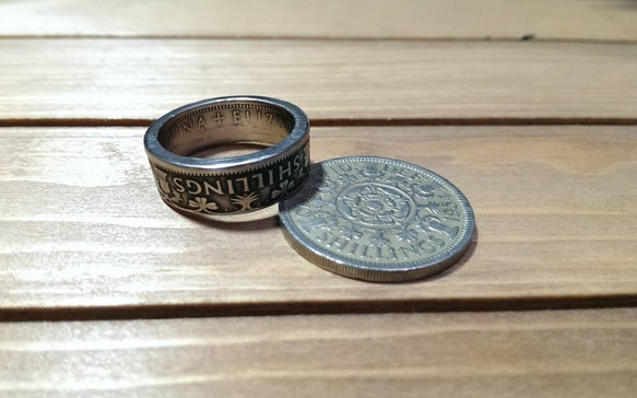 戴 硬幣戒指 COIN RING ~ 英國 兩先令 Shillings 硬幣戒指(皇冠造型)手工戒指 手做戒指 錢幣戒指 第6張的照片