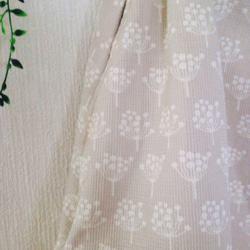 ベージュの木柄スカート 3枚目の画像