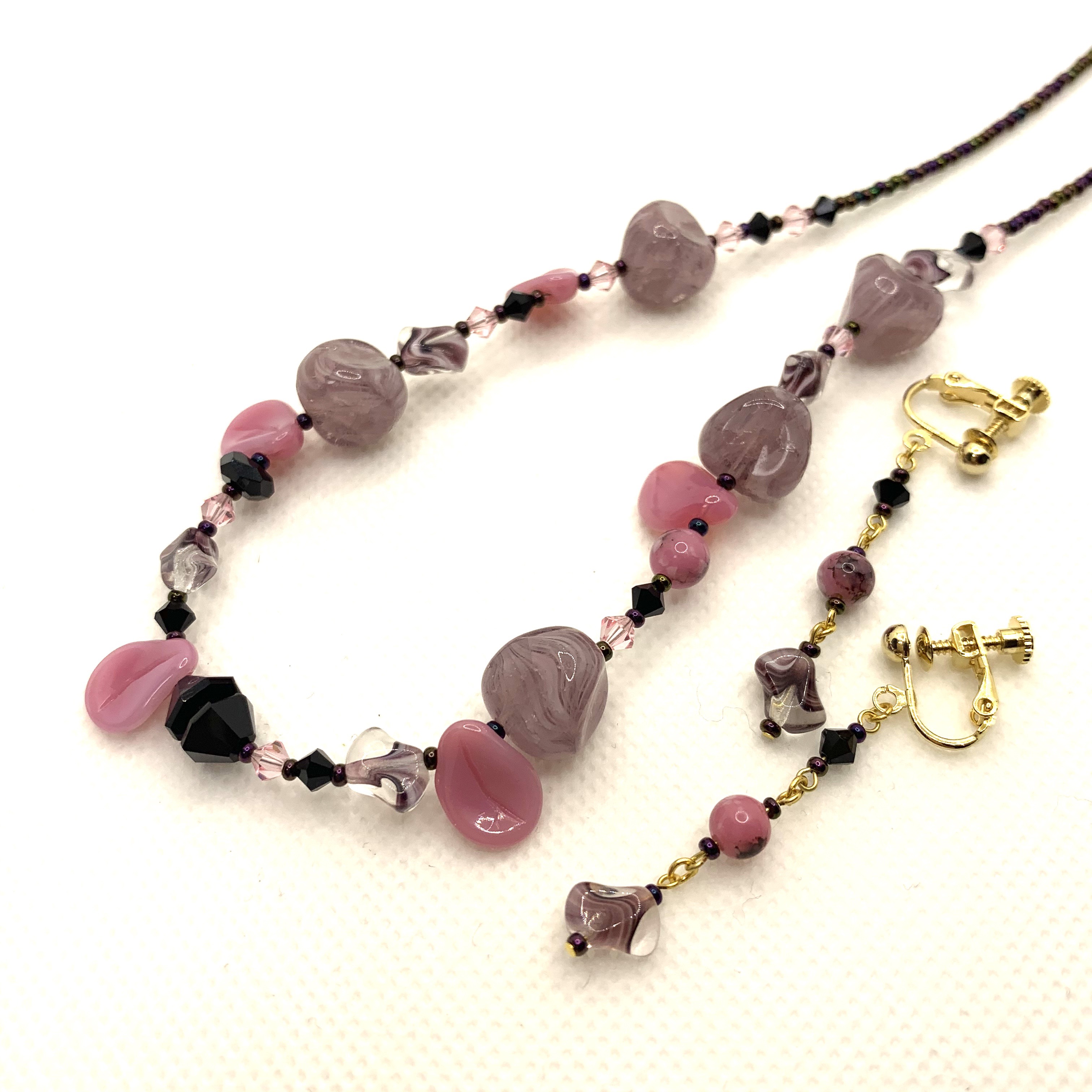 ヨーロピアンピンクネックレス