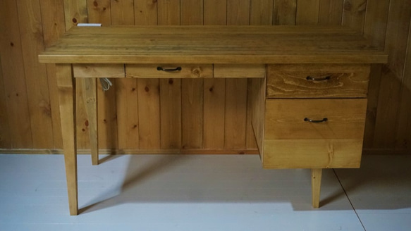 【アンティーク、カントリー】木製デスク•学習机•パソコン机★引き出し有り★無垢材 無垢材デスク ハンドメイド コンセント付き 北欧風 PCデスク 学習机