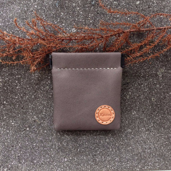 【Xuan Leather選。皮革】彈片零錢包［方形-火岩灰］全手工真皮件錢包 第1張的照片