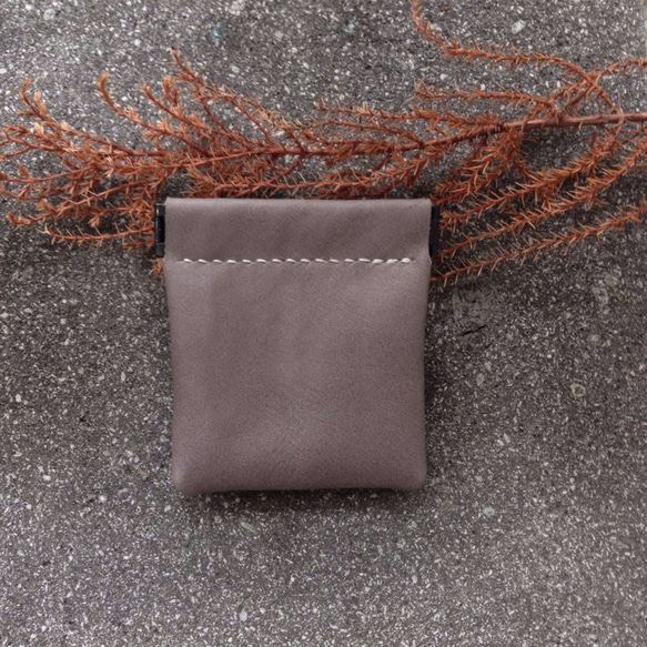 【Xuan Leather選。皮革】彈片零錢包［方形-火岩灰］全手工真皮件錢包 第2張的照片
