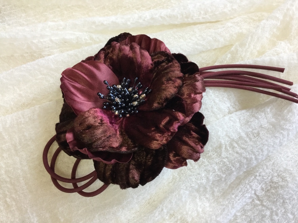 真紅のベルベットの薔薇
