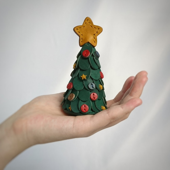 レザーで出来た小さなクリスマスツリー《受注生産》手縫い 2枚目の画像
