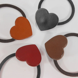 革のヘアゴム　ハート　(全４色）受注生産》手縫い 7枚目の画像