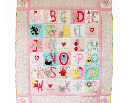 パッチワークキルト アルファベットピンク タペストリー・壁掛け