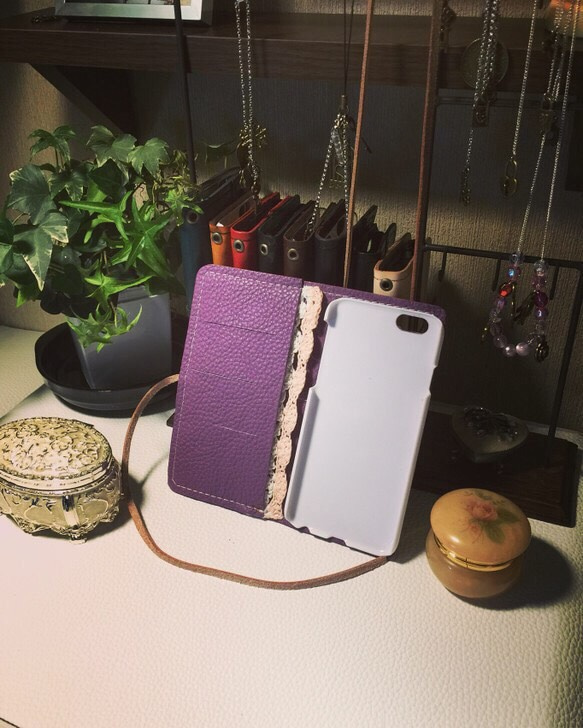 【かぎ針編み組み合わせ自由】iPhone6ケース かぎ針編みのブレードと栃木サドルレザーのレースの 牛革シュリンク革 紫 1枚目の画像