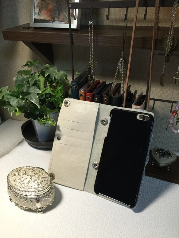 【かぎ針編み】iPhone6plusレザーケース スモーキーブルー 2枚目の画像