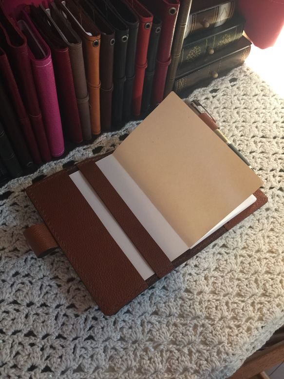 [牛革ヌメシュリンク]本革手縫い文庫本サイズほぼ日手帳カバーA6タイプブックカバー 2枚目の画像