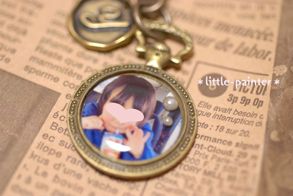 【ｍ様オーダー品】子供の写真入り☆懐中時計型ぷっくりキーホルダー 2枚目の画像